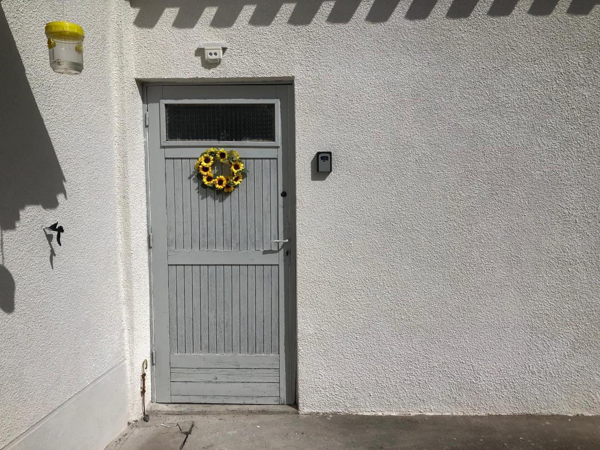 Gite Des Tournesols Oradour-Fanais Ngoại thất bức ảnh